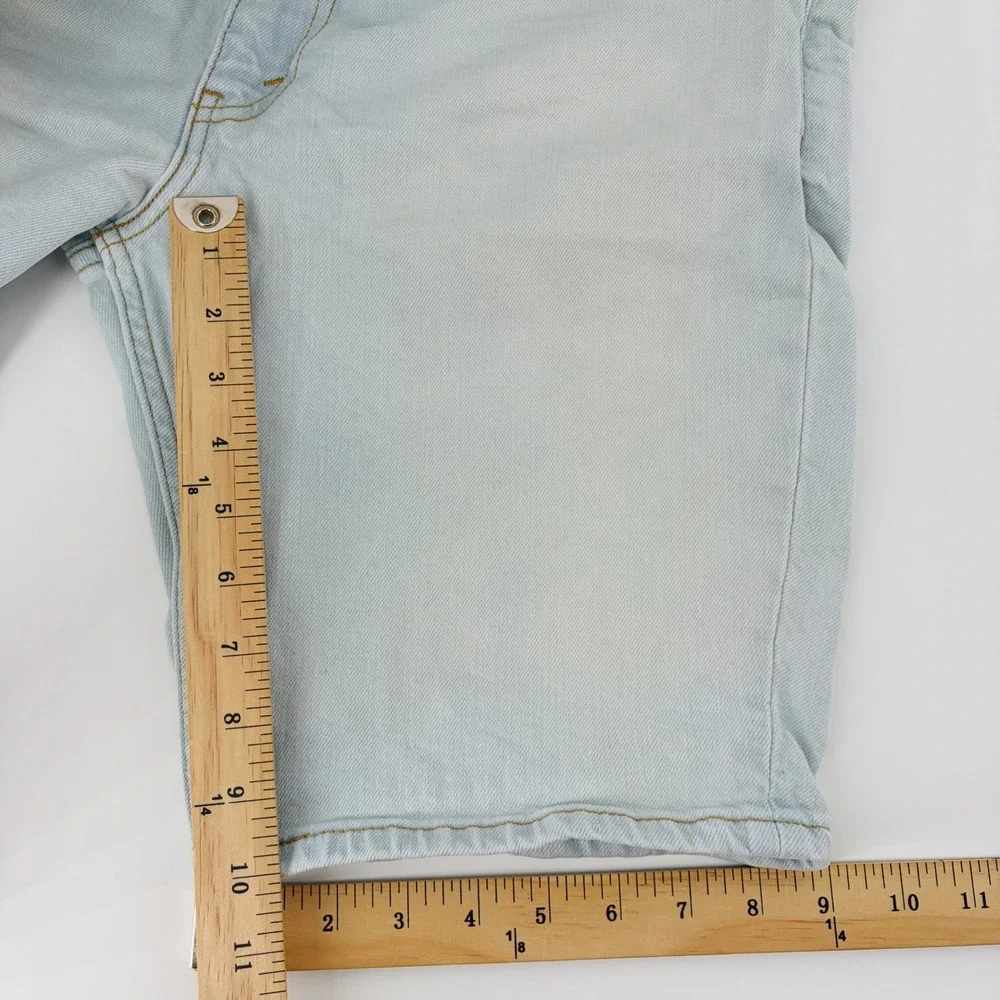 Levis rock these